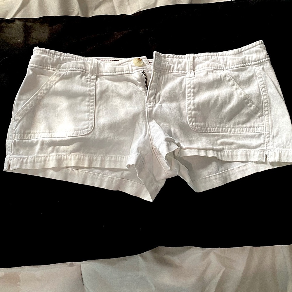 💖 White Hollister Shorts💖